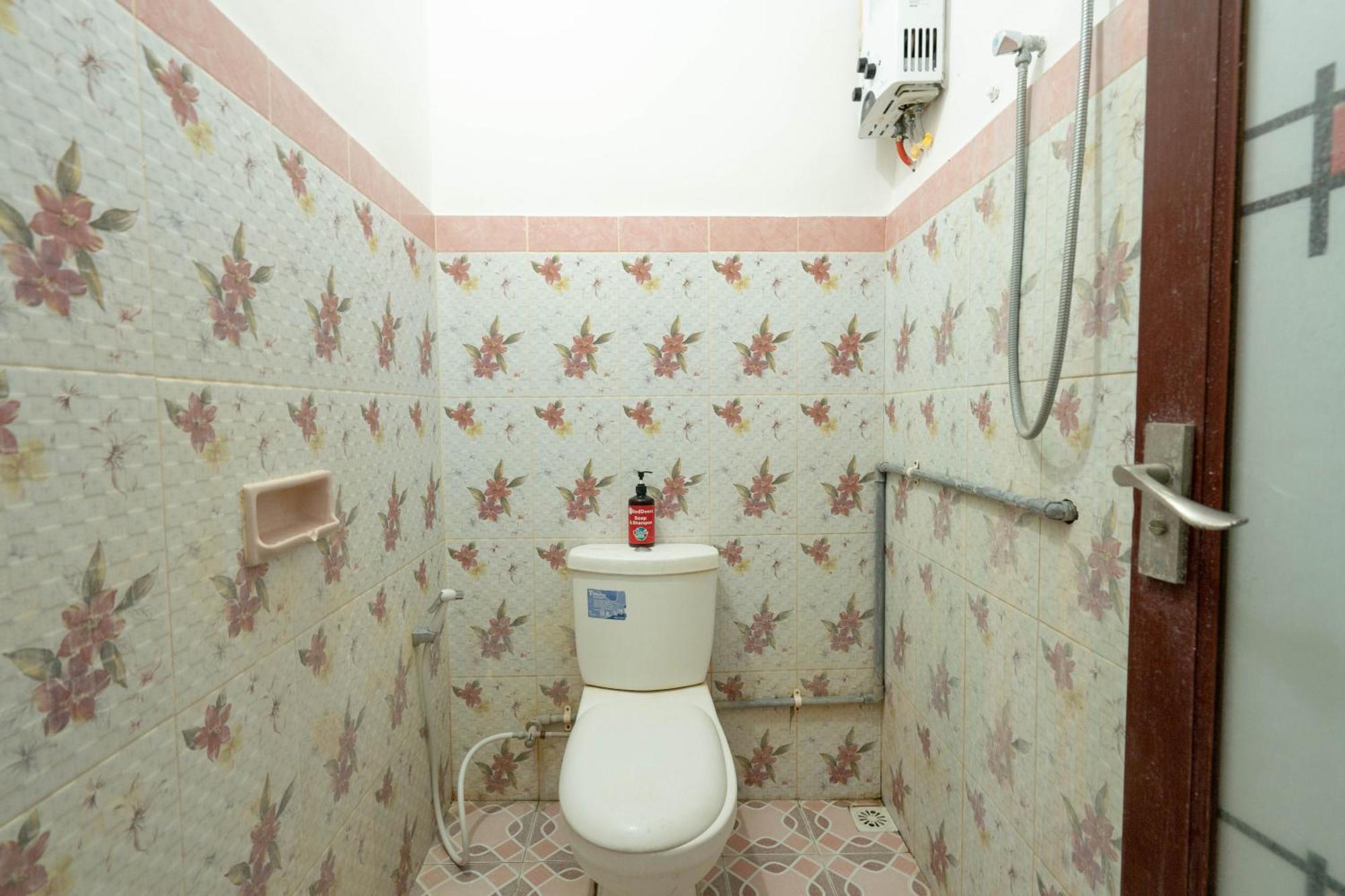Reddoorz Near Buleleng Harbour 2 Singaraja Exterior foto