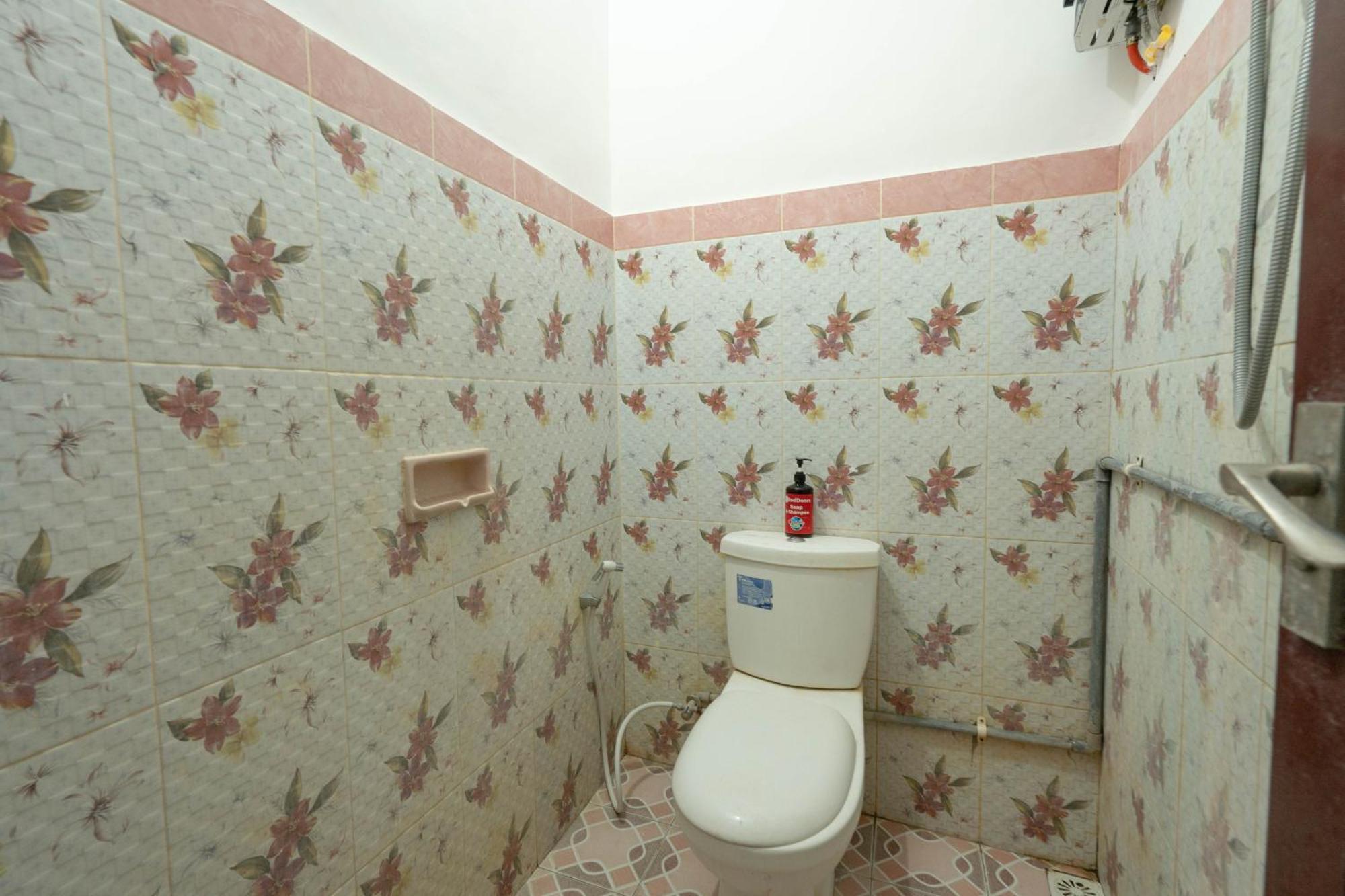 Reddoorz Near Buleleng Harbour 2 Singaraja Exterior foto